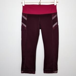 Lululemon Illumina  raspberry pink cropped workout leggings 4